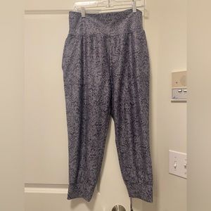 Athleta Salutation Printed Crop Jogger- large
